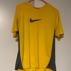 Nike Men's Yellow and Gray Training Top